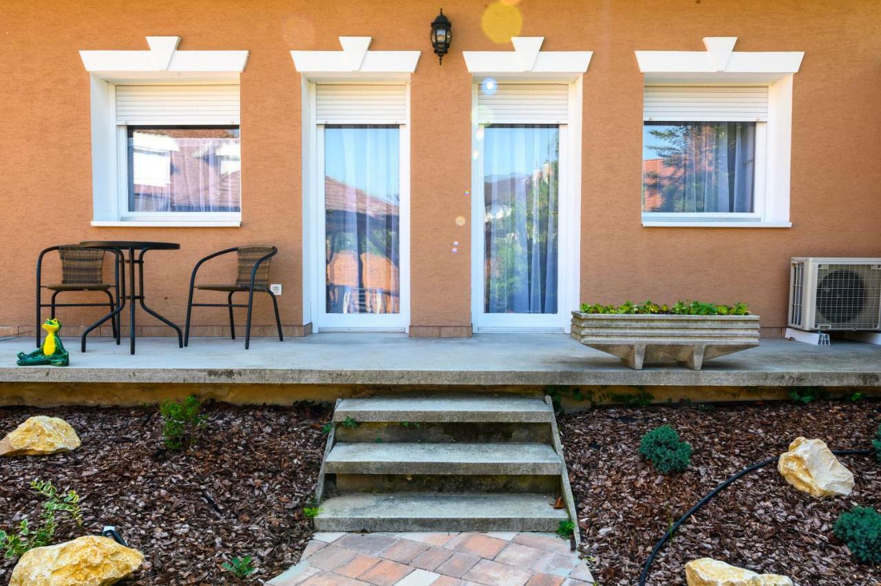 La Maison Du Calme Buk Exterior photo